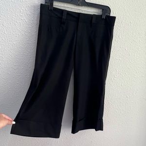 Black Capri Pants 
Ticci Tonetto 
Size: 8